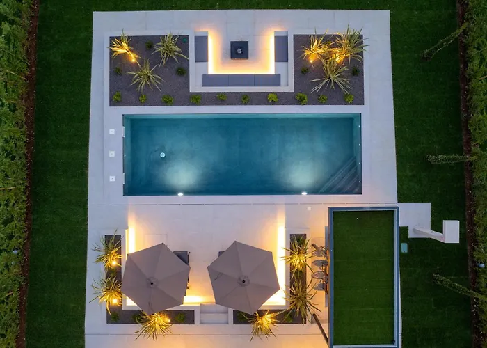 Lovely In With Sauna Будинок відпочинку Пореч